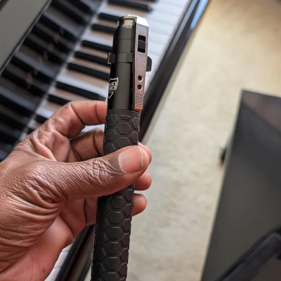 Black and Silver Telescopic Baton - Picture 14 of 16